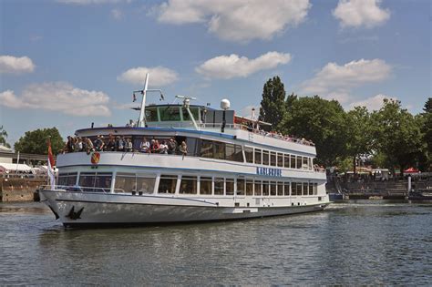 Schifffahrt auf dem Rhein